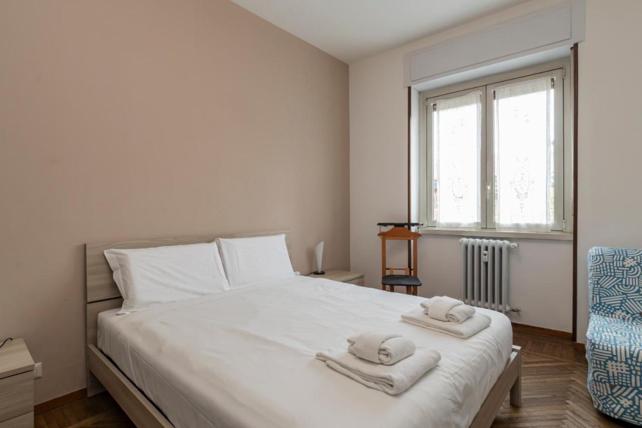 I Host Apartment - Giambellino 40 Milan Luaran gambar