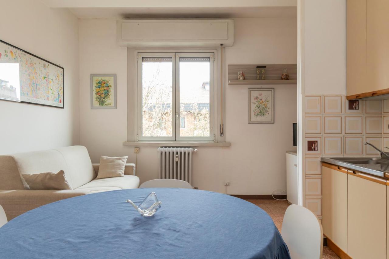 I Host Apartment - Giambellino 40 Milan Luaran gambar