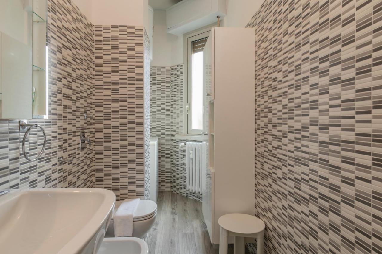 I Host Apartment - Giambellino 40 Milan Luaran gambar